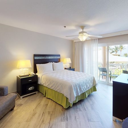 The Grand Caymanian Resort ジョージ・タウン エクステリア 写真