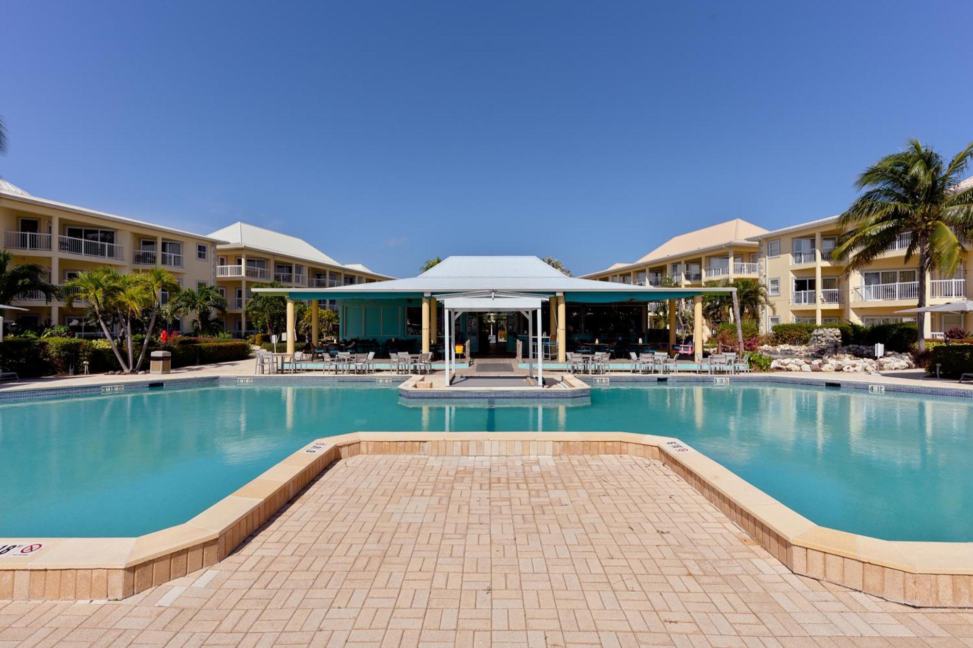 The Grand Caymanian Resort ジョージ・タウン エクステリア 写真
