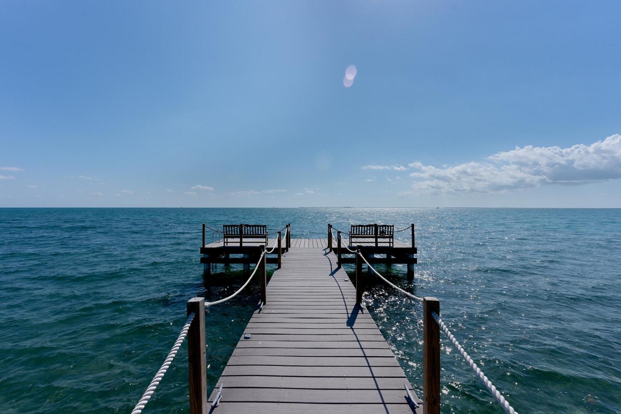 The Grand Caymanian Resort ジョージ・タウン エクステリア 写真