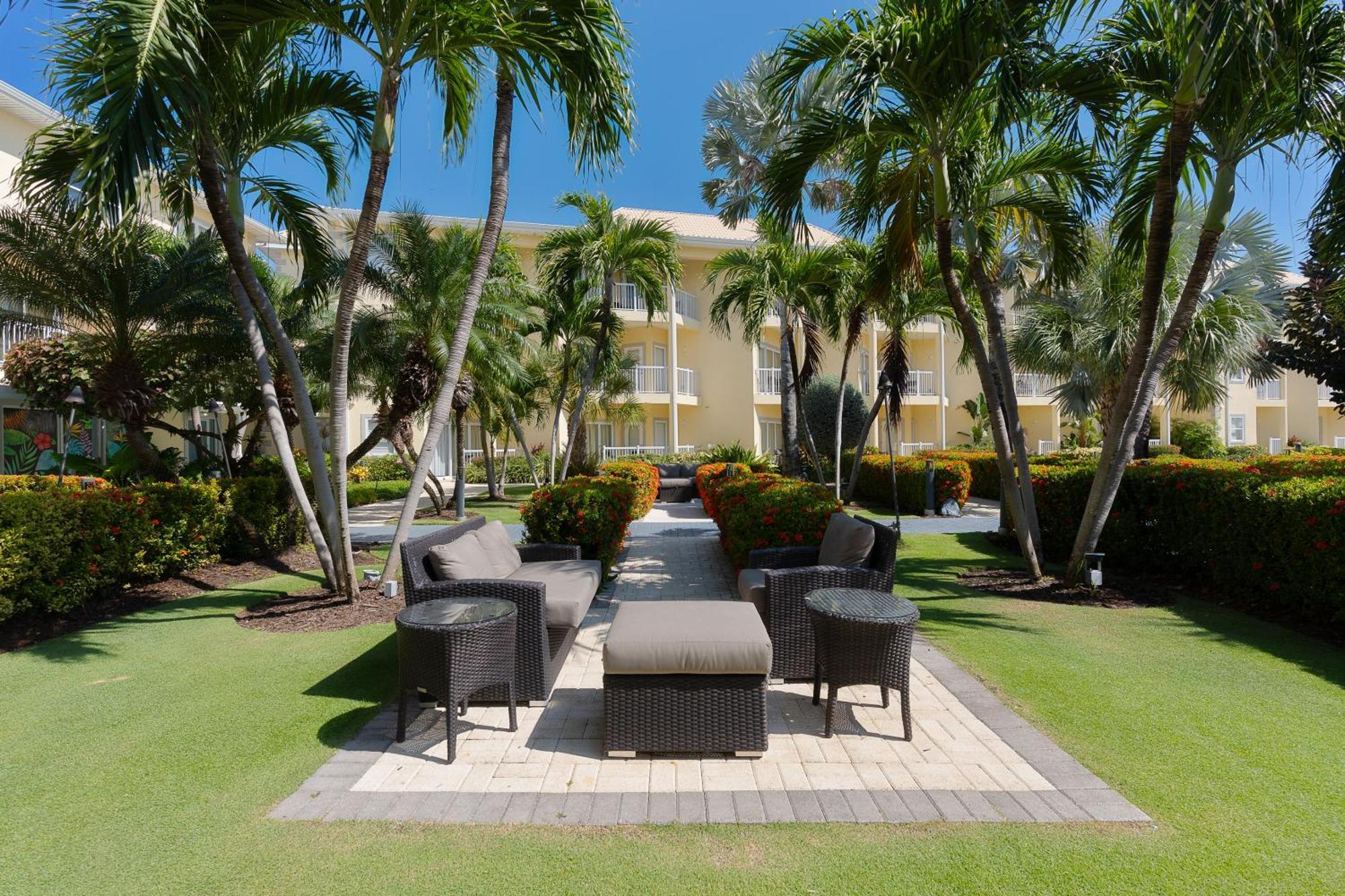 The Grand Caymanian Resort ジョージ・タウン エクステリア 写真