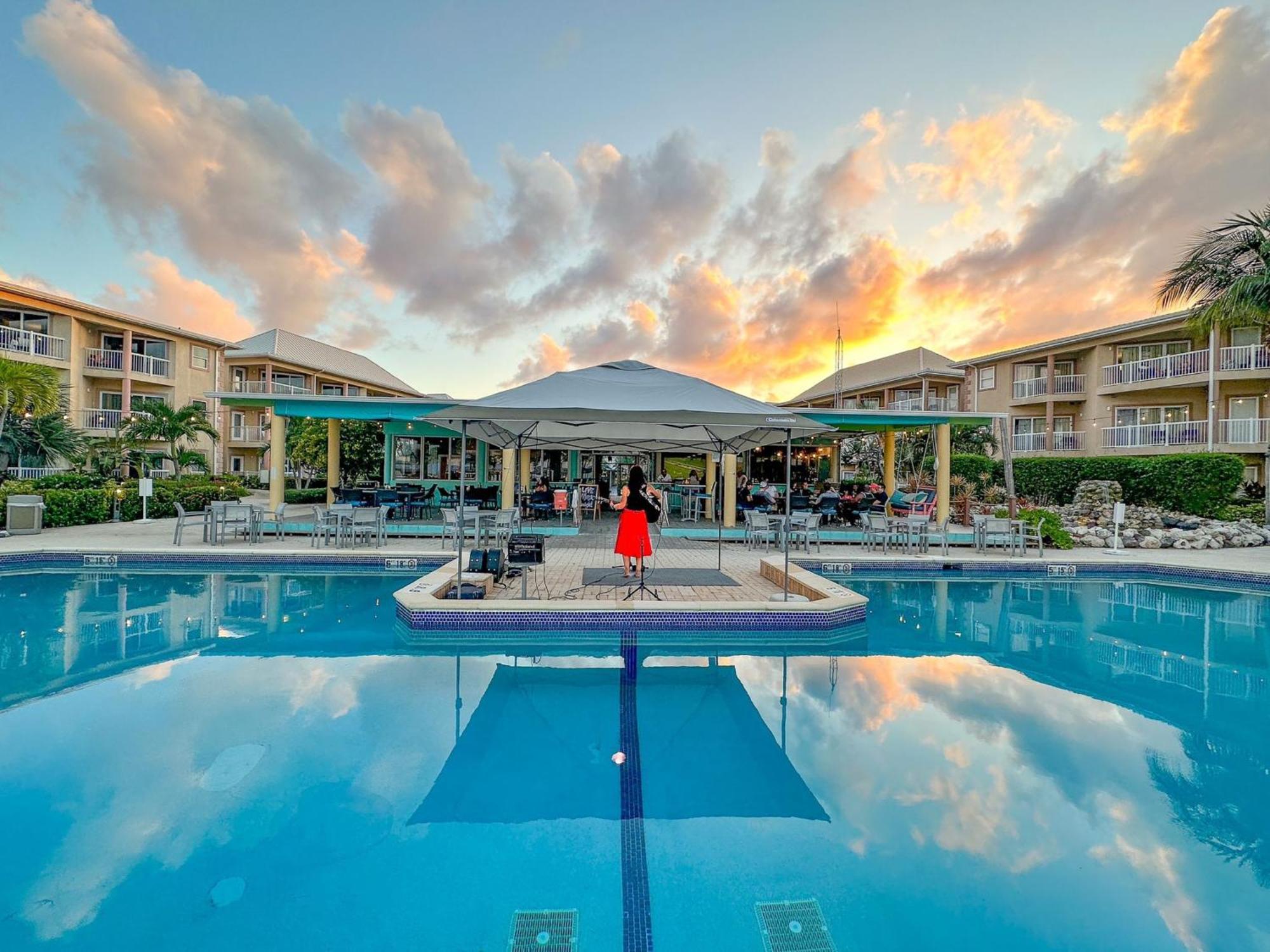 The Grand Caymanian Resort ジョージ・タウン エクステリア 写真